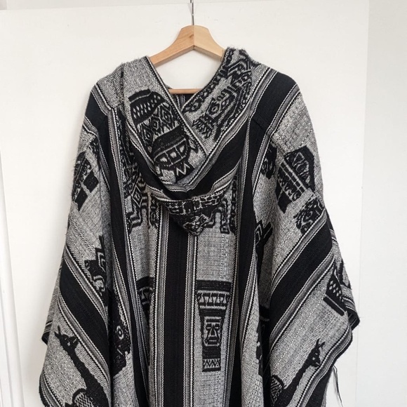 Poncho - original from Peru - Picture 1 of 2